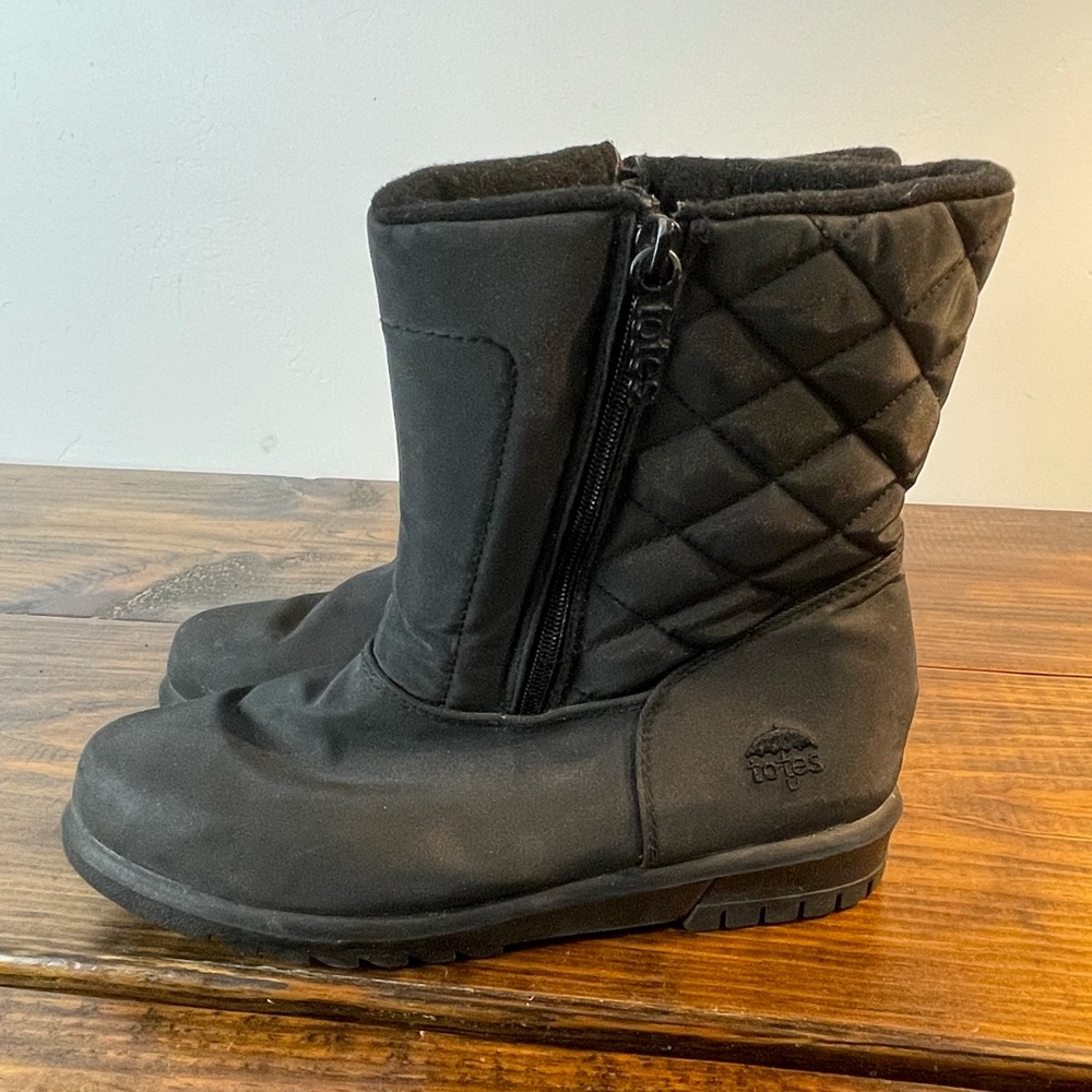 Totes Quilted Waterproof Boots Sz 7